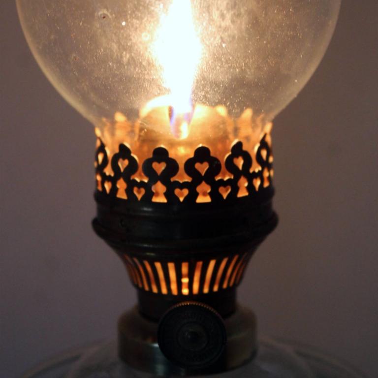 Säulenlampe aus Messing