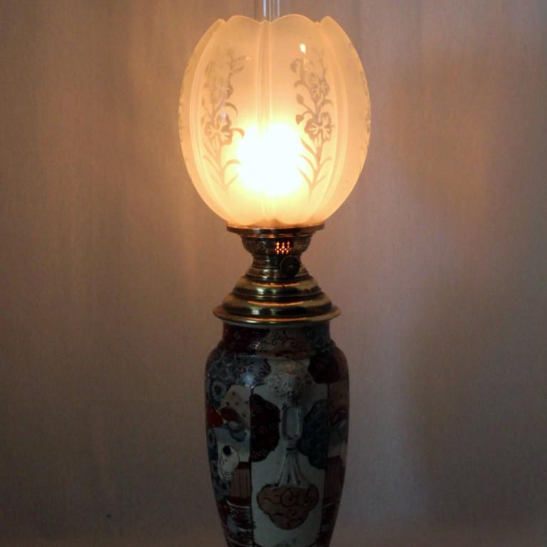 Petrollampe Satsuma-Vase, Tischlampe