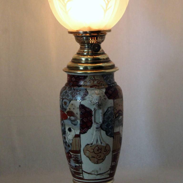 Petrollampe Satsuma-Vase, Tischlampe